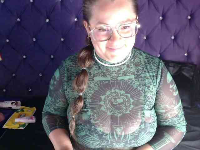 SaraThonson webcam