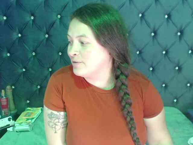 SaraThonson webcam