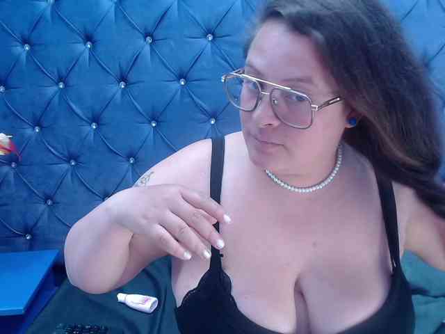 SaraThonson webcam