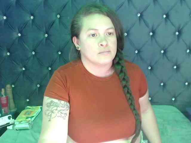 SaraThonson webcam
