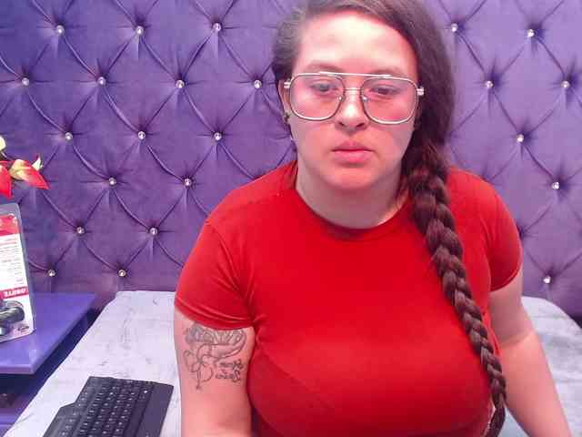 SaraThonson webcam