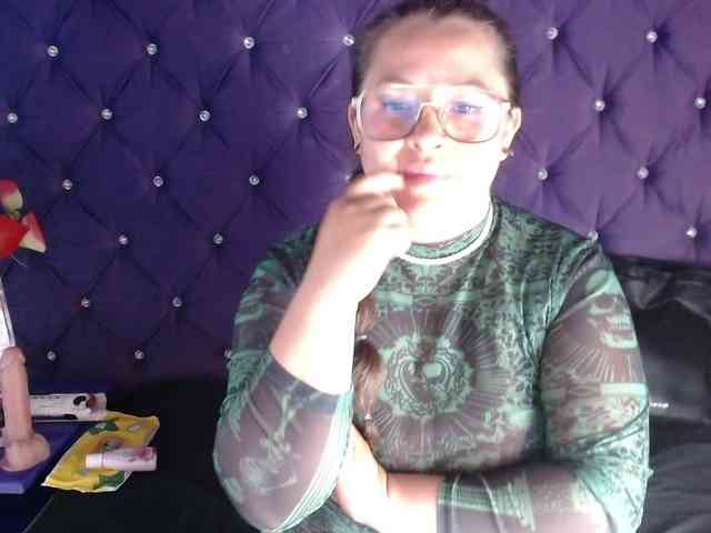 SaraThonson webcam