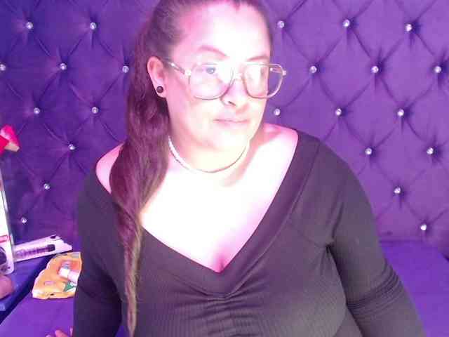 SaraThonson webcam