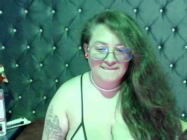 SaraThonson webcam