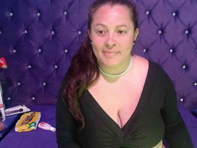 SaraThonson webcam