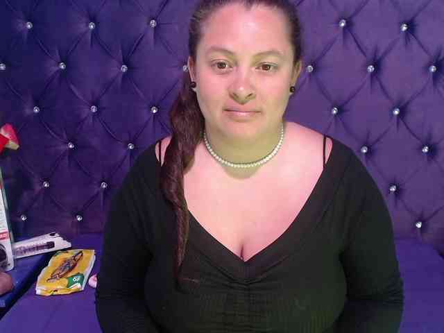 SaraThonson webcam
