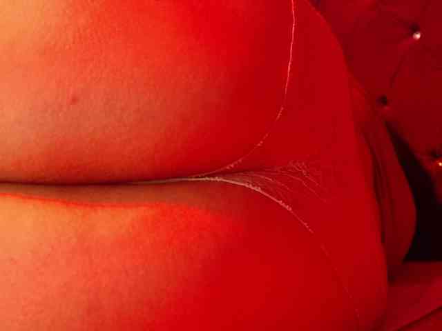 SaraThonson webcam
