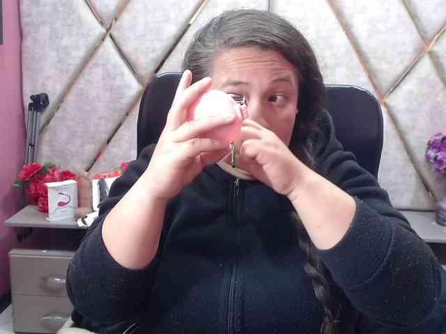 SaraThonson Live Webcam on BongaCams