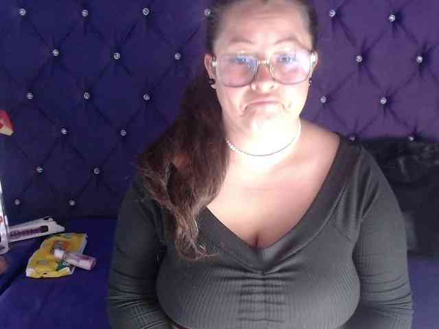 SaraThonson webcam