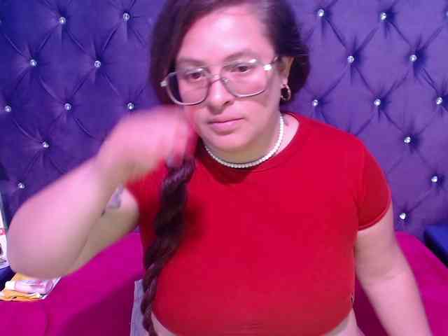 SaraThonson webcam