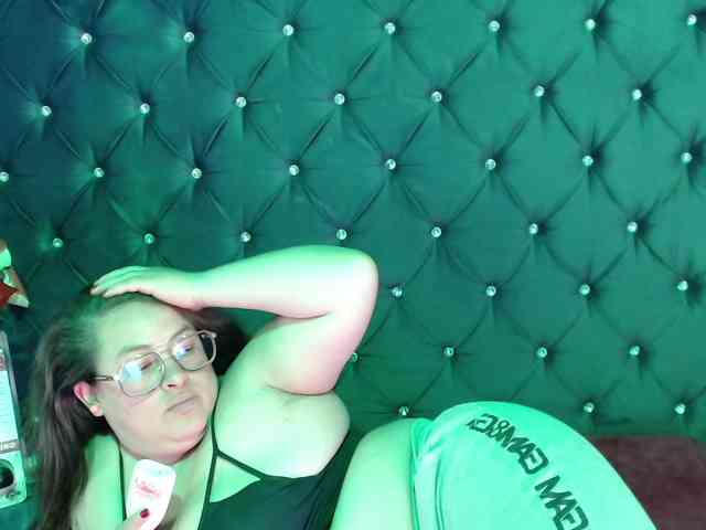 SaraThonson webcam