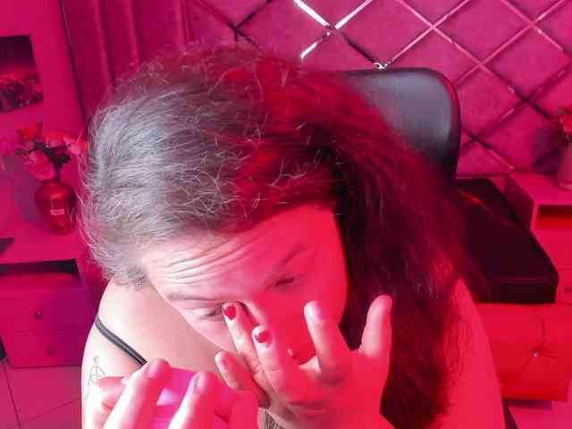 SaraThonson webcam