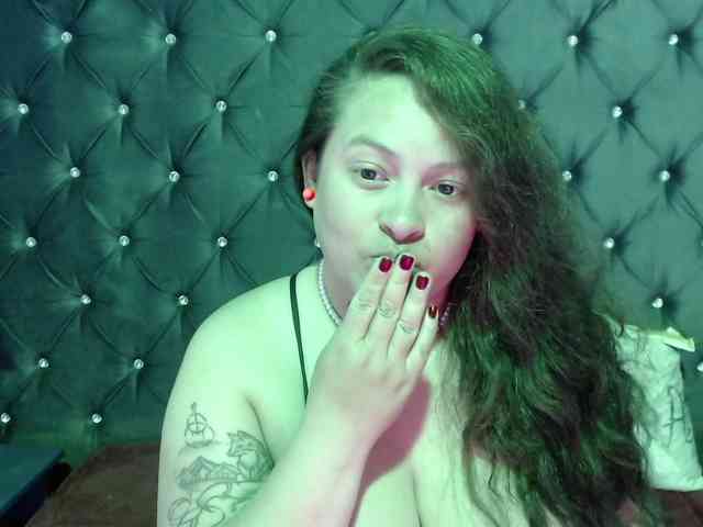SaraThonson webcam