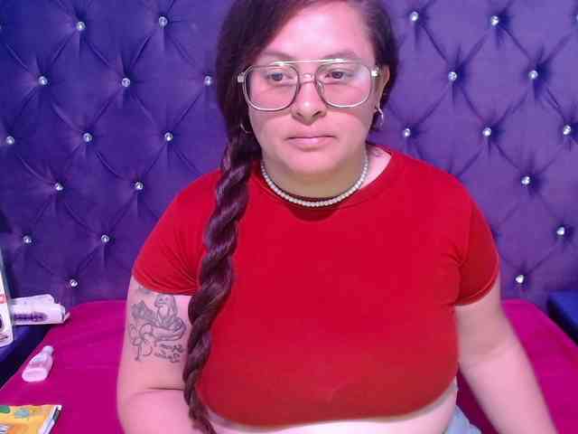 SaraThonson webcam