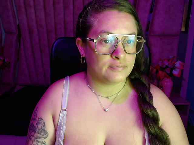 SaraThonson webcam