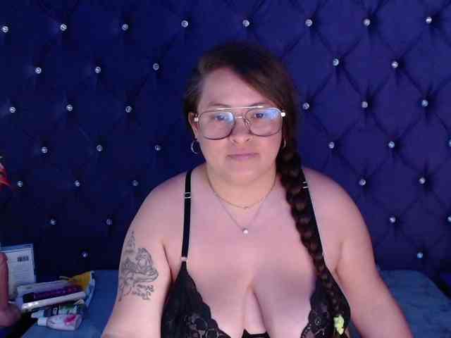 SaraThonson webcam