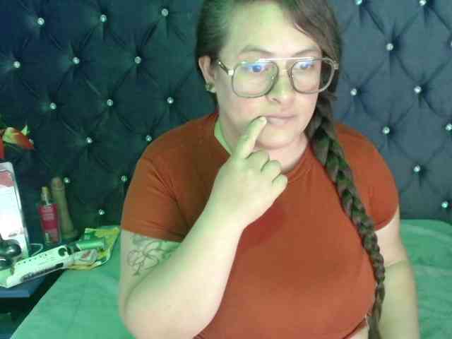 SaraThonson webcam