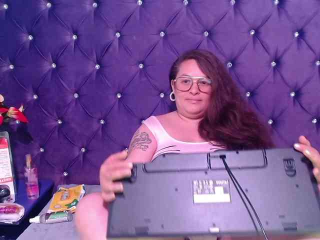 SaraThonson webcam