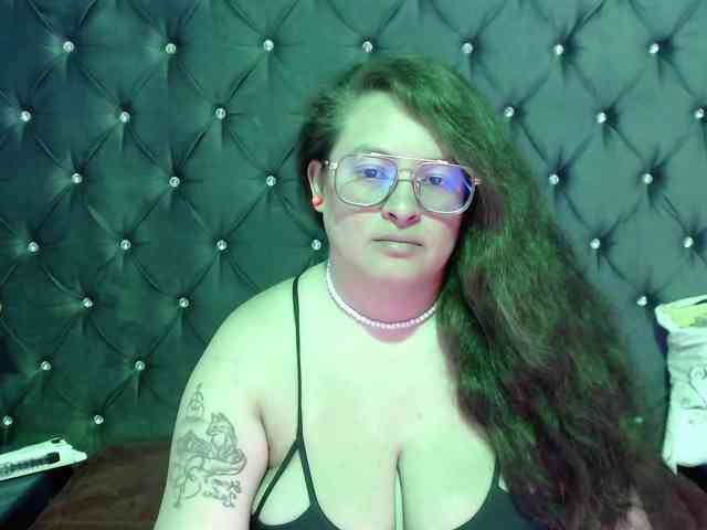 SaraThonson webcam