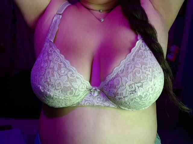 SaraThonson webcam