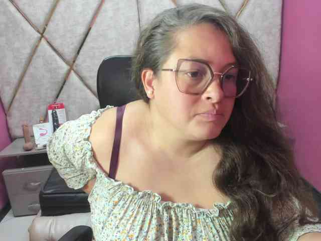 SaraThonson Live Webcam on BongaCams