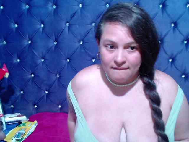 SaraThonson webcam