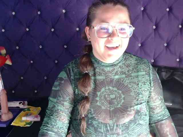 SaraThonson webcam