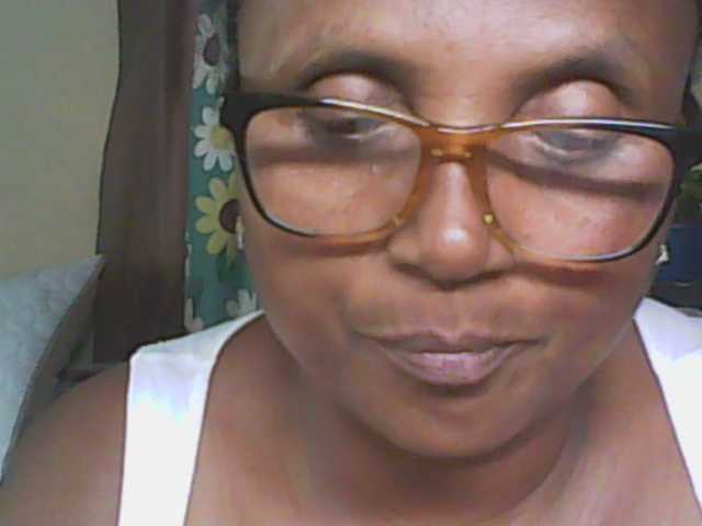 hotmomsexy's BongaCams show and profile