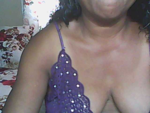 hotmomsexy's BongaCams show and profile