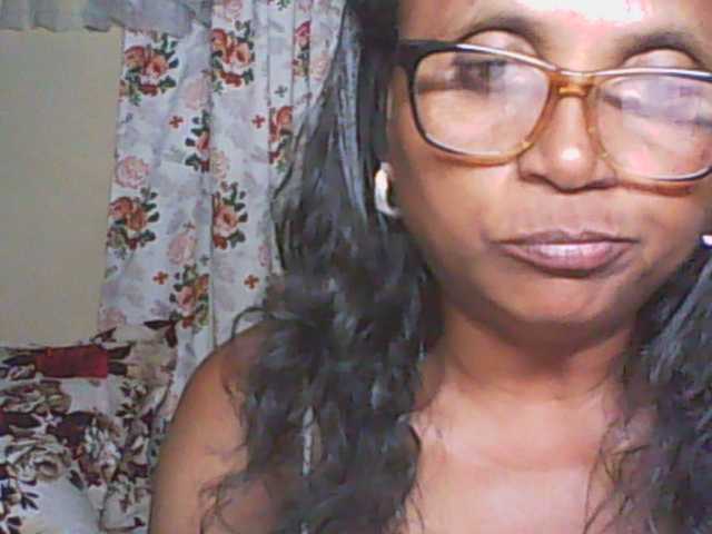 hotmomsexy's BongaCams show and profile