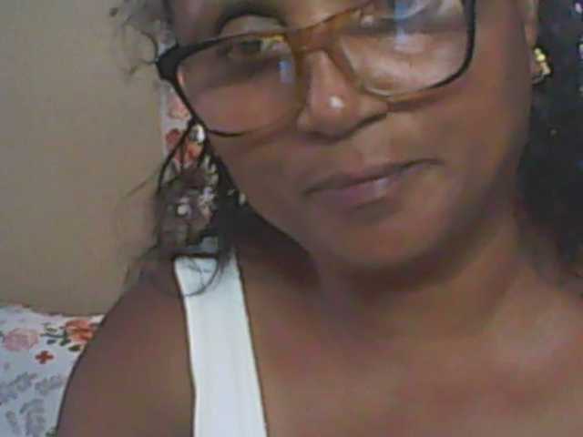 hotmomsexy's BongaCams show and profile