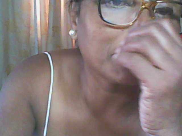 hotmomsexy's BongaCams show and profile