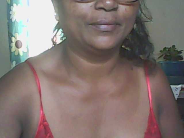 hotmomsexy's BongaCams show and profile