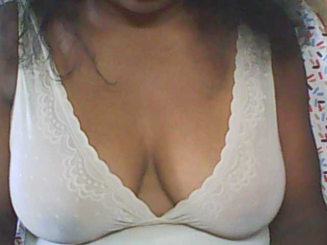 hotmomsexy's BongaCams show and profile