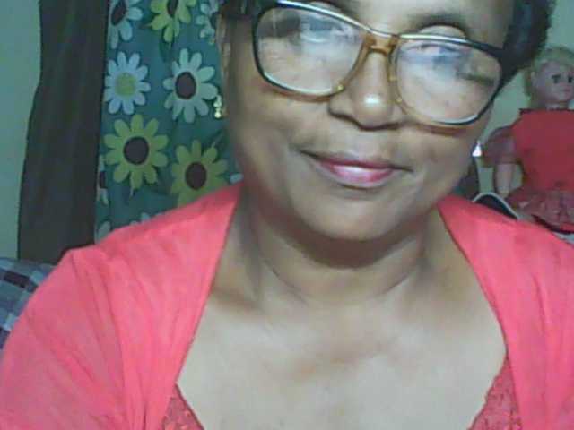 hotmomsexy's BongaCams show and profile