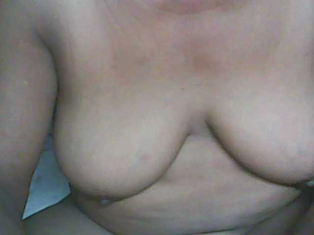 hotmomsexy's BongaCams show and profile