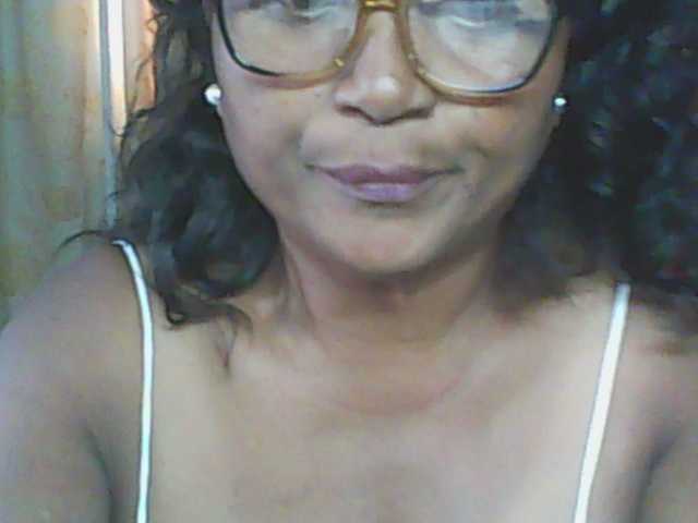 hotmomsexy's BongaCams show and profile