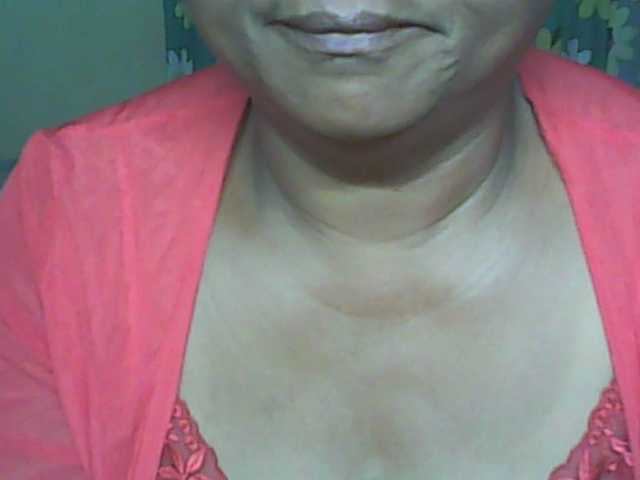 hotmomsexy's BongaCams show and profile