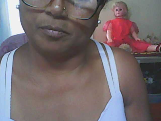 hotmomsexy's BongaCams show and profile