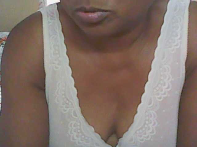 hotmomsexy's BongaCams show and profile