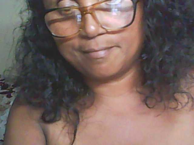 hotmomsexy's BongaCams show and profile