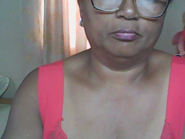 hotmomsexy's BongaCams show and profile