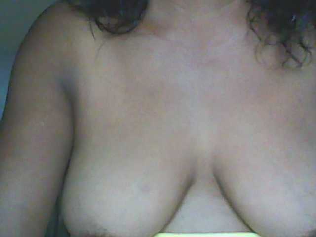 hotmomsexy's BongaCams show and profile