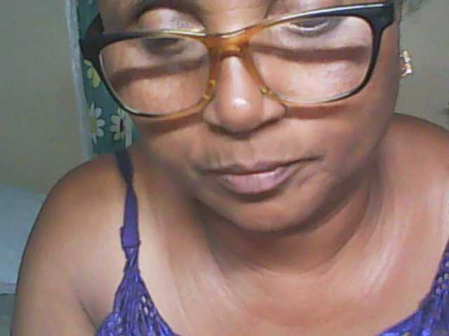 hotmomsexy's BongaCams show and profile