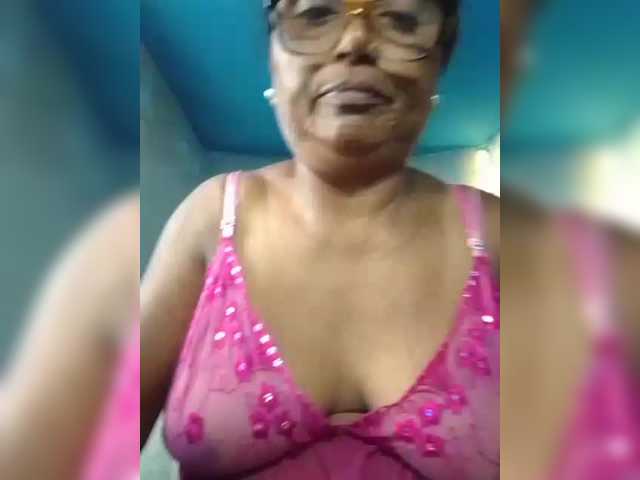 hotmomsexy's BongaCams show and profile