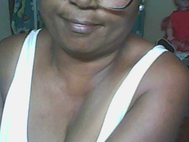 hotmomsexy's BongaCams show and profile