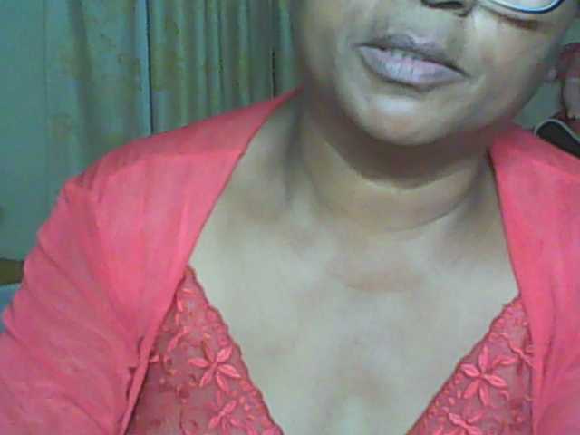 hotmomsexy's BongaCams show and profile