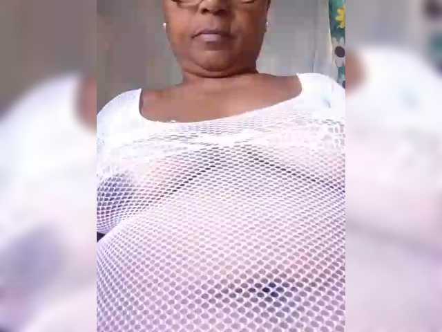 hotmomsexy's BongaCams show and profile