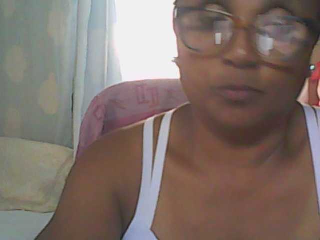 hotmomsexy's BongaCams show and profile