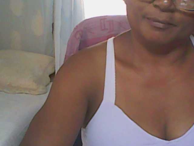 hotmomsexy's BongaCams show and profile